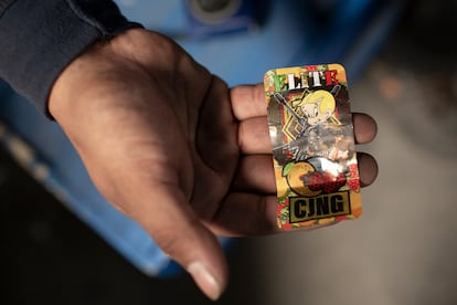 La pegatina con las siglas del Cartel Jalisco Nueva Generación que se coloca en los paquetes de estupefacientes para su venta.