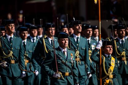 Miembros de la Guardia Civil participan en el desfile del Día de la Fiesta Nacional.