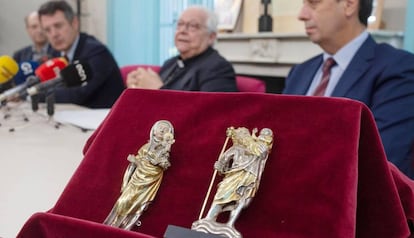 Presentación de dos de las piezas que robó Erik el Belga.