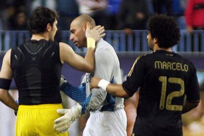 Casillas y Marcelo consuelan a Caballero tras el partido del martes.