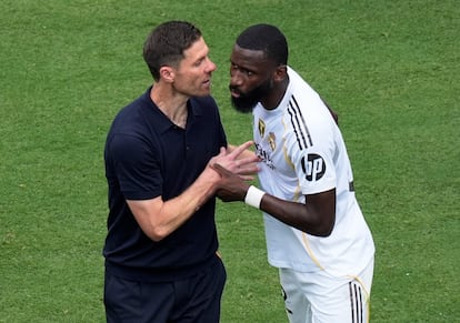 Xabi Alonso valora la “inteligencia” del Madrid y le lanza otro aviso a Raúl Asencio