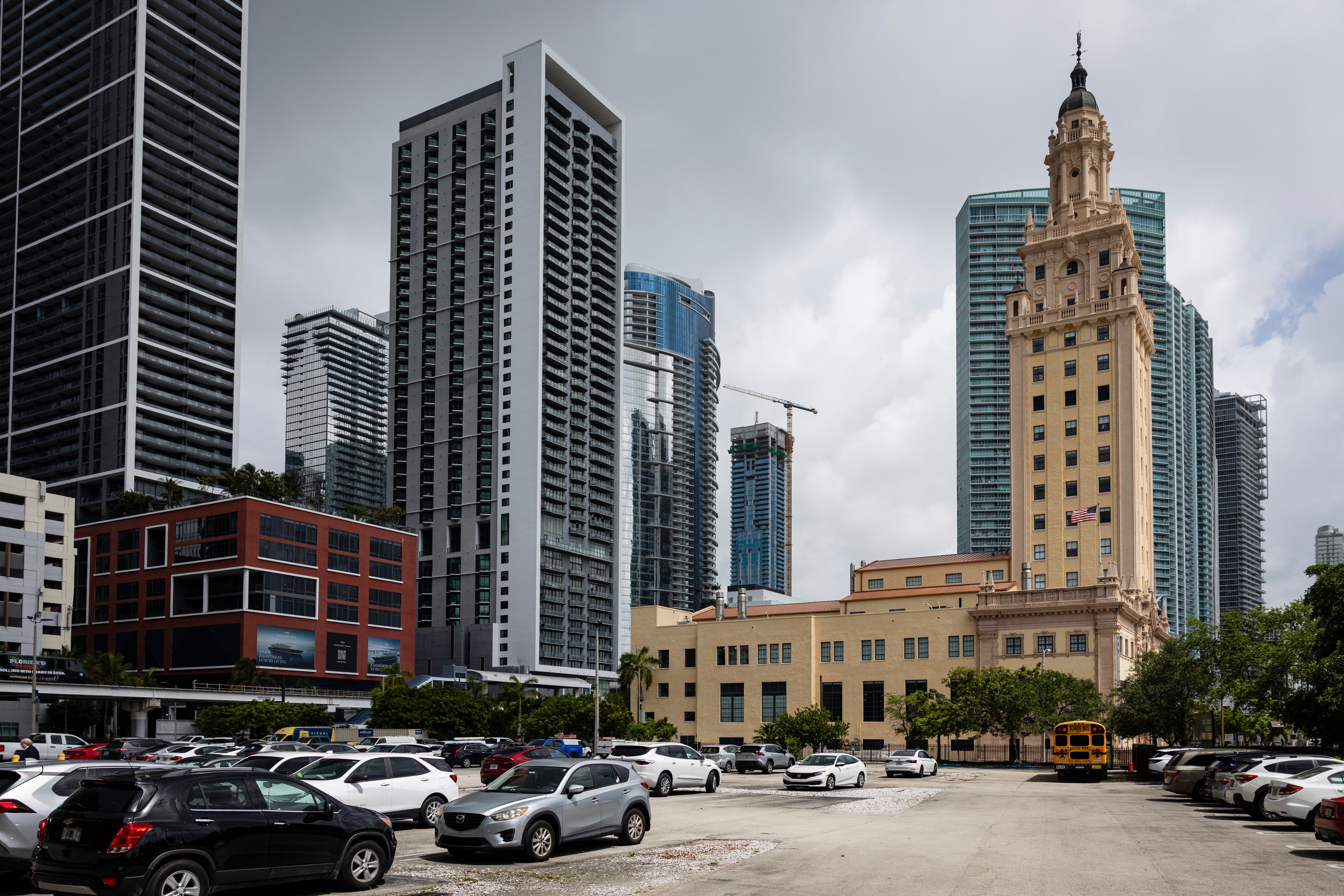 Vista del terreno del Miami Dade College considerado para la posible construcción de la biblioteca presidencial de Donald Trump, en Miami, Florida.