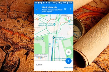 Una vez que hemos pulsado sobre la opción de medir distancia, podemos mover el cursor con el dedo en la pantalla. Con este movimiento de pantalla podremos marcar un trazado a través del cual discurrirá la medición. De esta forma vamos viendo en tiempo real cómo se modifica la distancia recorrida en el mapa, que aparece en la parte inferior izquierda de la pantalla.