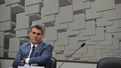 Romero Juc&aacute; em comiss&atilde;o do Senado.