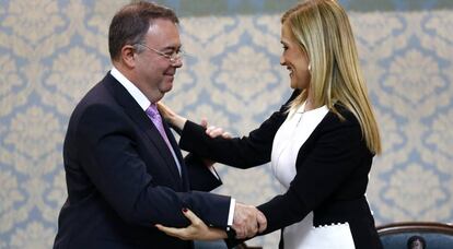 Cifuentes junto al rector de la Universidad Politecnica de Madrid, Cisneros, hoy.