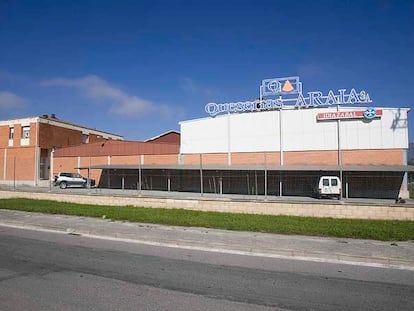Instalaciones de la empresa Queserías de Araia en dicha localidad alavesa.