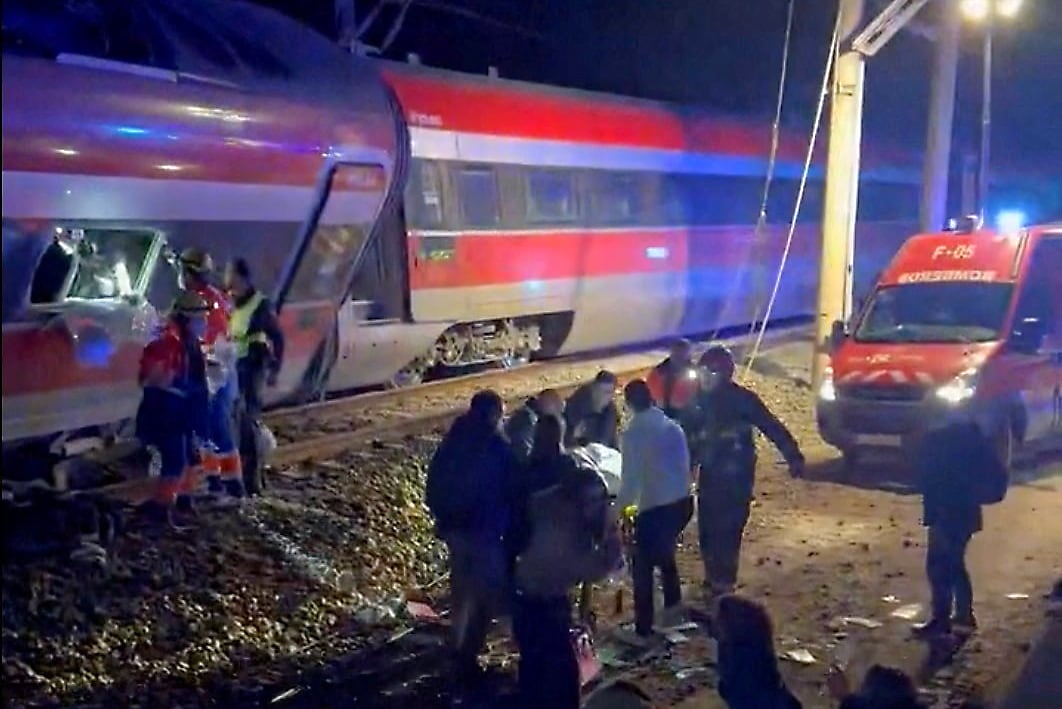 Una pasajera del tren Iryo descarrilado: “Hay muchos heridos, sigo temblando”