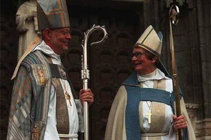 Christine Odenberg, tras ser consagrada primera obispa de la iglesia Sueca en Uppsala en 1997.