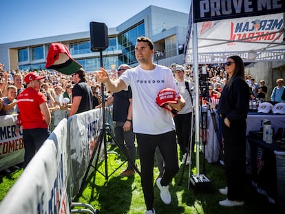 Charlie Kirk antes de su discurso en la Universidad del Valle de Utah en Orem, Utah, el miércoles.