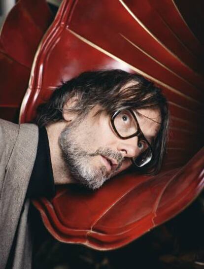 "Hola, ¿hay alguien?". Jarvis Cocker buscando el sonido de la vida en el interior.