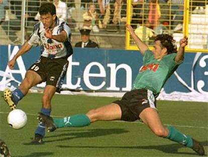 Manolito Alfaro, en un partido con el Hércules.