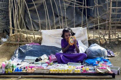 Una niña Rohingya, en el campo de refugiados de Kutupalong (Bangladés).