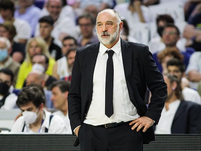 Pablo Laso dirige al Real Madrid el pasado 2 de junio ante el Baskonia, en la semifinal de la ACB.