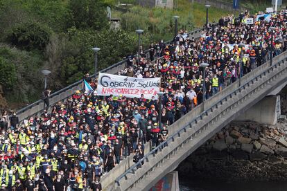 Marcha de esta mañana en Viveiro por el futuro de Alcoa.