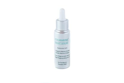 <p><strong>Producto.</strong> Colmarine Night Serum.</p> <p><strong>Precio.</strong> 85€.</p> <p>De entre todos los principios activos existentes en el mercado, el colágeno y el ácido hialurónico son los más extendidos einfalibles. Ambos sirven para hidratar, atenuar arrugas y dar a la piel un aspecto más sano, vital y terso. Y la noche es el momento perfecto para intensificar sus resultados. Este sérum se aplica antes de dormir, y lleva a cabo su labor durante las horas de sueño. Es absolutamente unisex desde suconcepción hasta su forma final.</p>