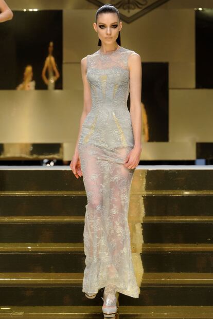  

	
		Atelier Versace primavera-verano 2012