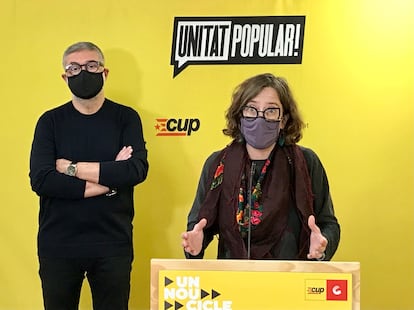 Carles Riera y Eulàlia Reguant, en una rueda de prensa.