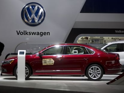 Un cotxe Volkswagen Passat, al saló de l'automòbil de Detroit (Estats Units), el 12 de gener del 2016.