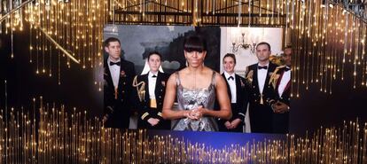 Michelle Obama anuncia el ganador a mejor película: 'Argo'.