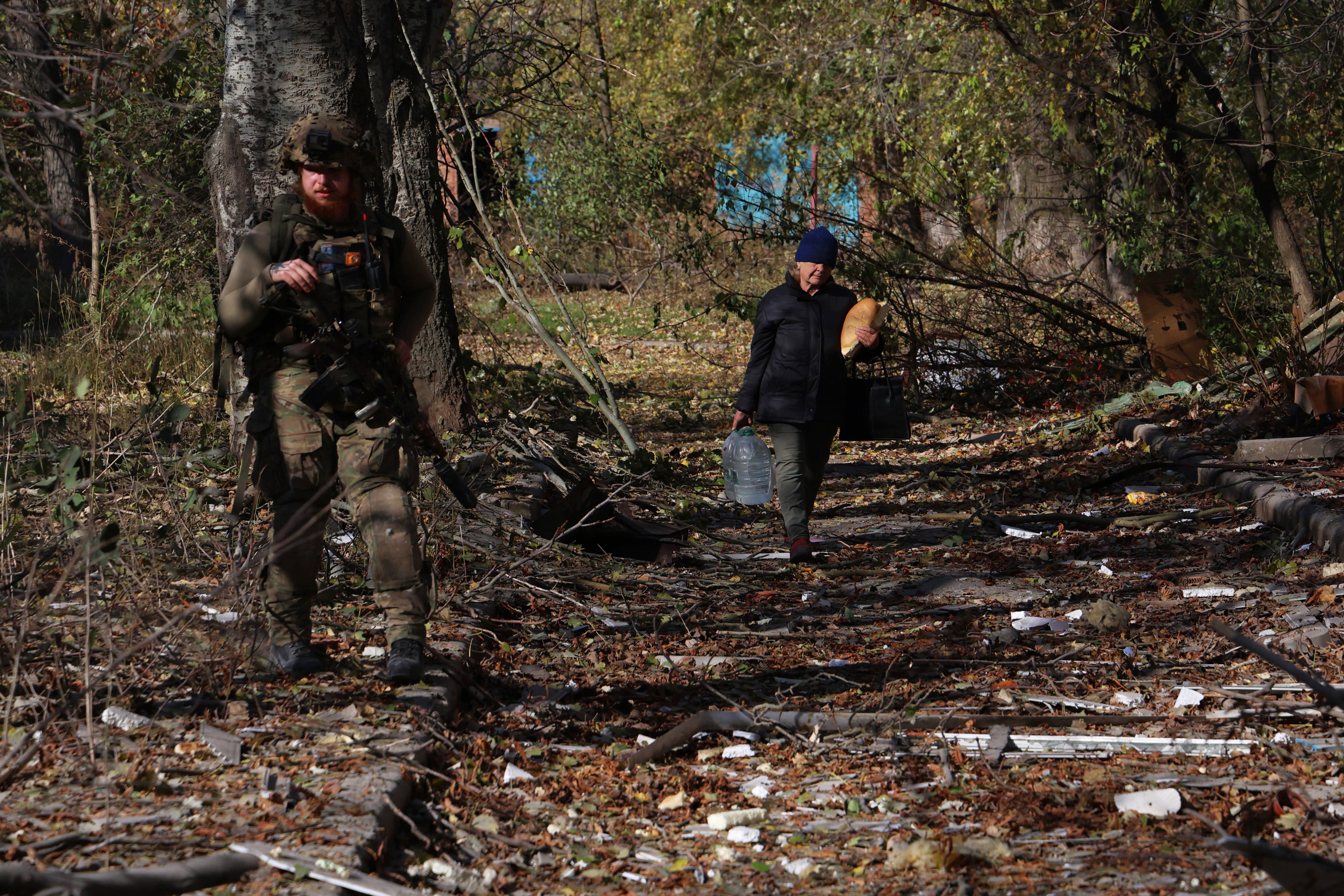 Algunos militares ucranios están instalados en el casco urbano de Kostiantinivka, a unos cuatro kilómetros de posiciones rusas.
