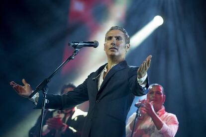 El cantante espa&ntilde;ol Pitingo durante la Gala de Premios del 25 Aniversario de Radiol&eacute;, en 2016.
