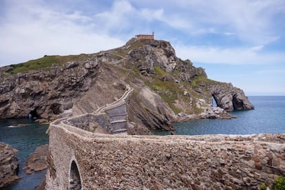 Vista de San Juan de Gaztelugatxe, el enclave en el País Vaso que ha ganado popularidad gracias a 'Juego de Tronos'.