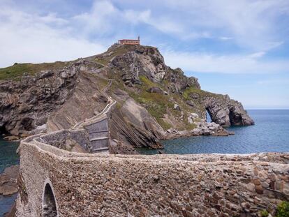 Vista de San Juan de Gaztelugatxe, el enclave en el País Vaso que ha ganado popularidad gracias a 'Juego de Tronos'.