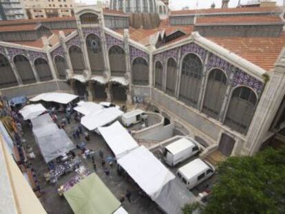 Vecinos del barrio del Mercat de Valencia piden al Ayuntamiento más control del ruido y la actividad en la zona