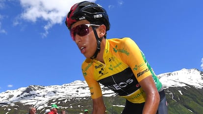 Egan Bernal compite durante la Vuelta a Suiza de 2019.