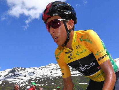 Egan Bernal compite durante la Vuelta a Suiza de 2019.