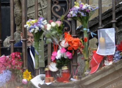 El presidente del Gobierno, Mariano Rajoy, a su llegada a la catedral para asistir al fueral. 