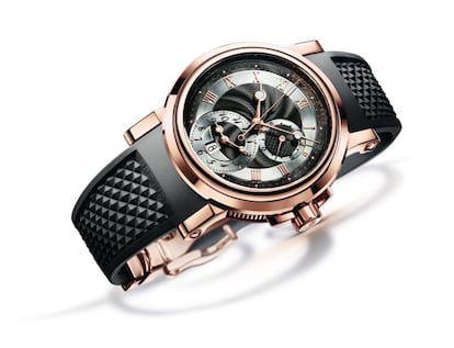 Breguet. Colección Marine con caja de oro rosa. Modelo GMT, inédito. La esfera presenta una decoración guilloché con olas sobre oro plateado. 30.800 euros.