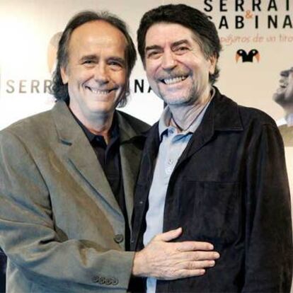 Joan Manuel Serrat y Joaquín Sabina, durante la presentación en Madrid de la gira de conciertos que van a ofrecer juntos