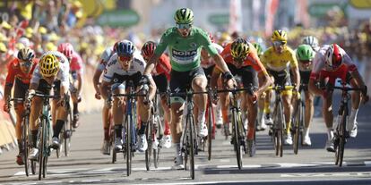 Sagan comienza a celebrar su victoria en Colmar.