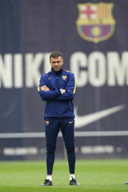 Luis Enrique, en el entrenamiento antes de partir a Minsk.