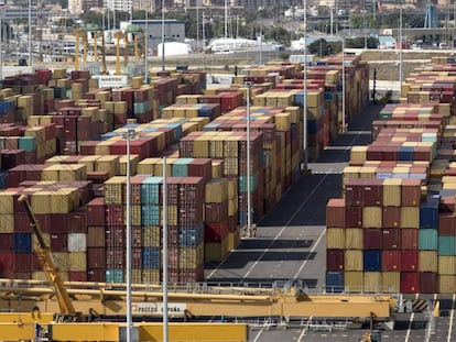 Una panorámica de una de las terminales de contenedores del Puerto de Valencia. 