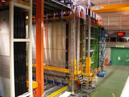 El gran detector Opera en el Laboratorio Nacional de Gran Sasso, situado bajo los Apeninos (Italia).