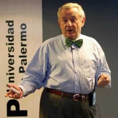 El experto en el sector del ocio durante una clase reciente en una universidad de Buenos Aires