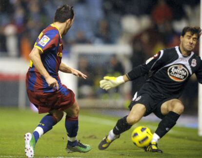 Villa scores Barcelona's first against Deportivo.