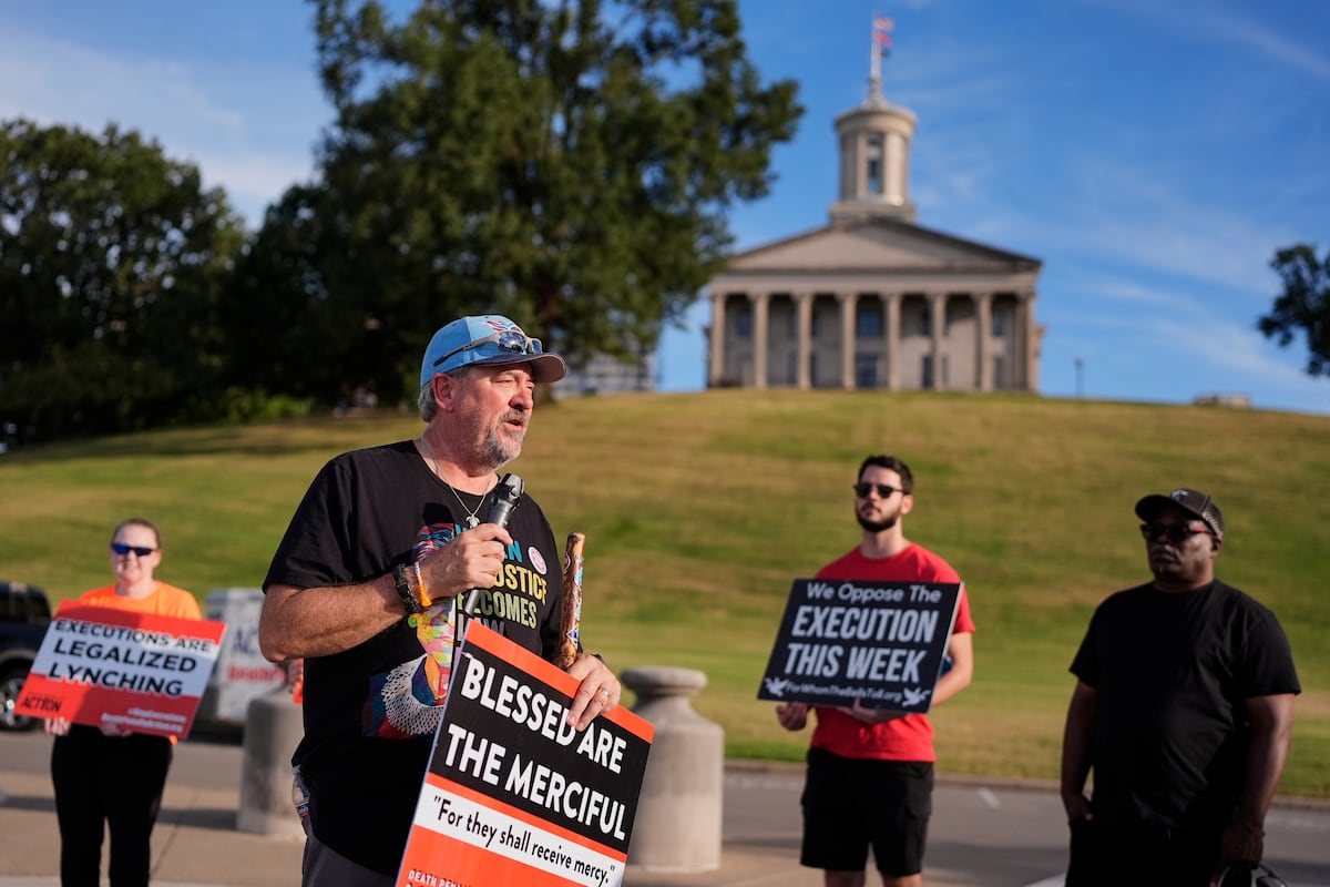 Execution of Christa Pike halted at the last minute by a Tennessee appeals court