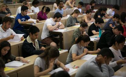 Examen de selectividad, en la Universidad de Barcelona, el pasado junio.