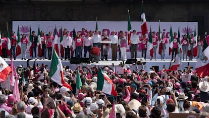 Lorenzo Córdova, Mariclaire Acosta, José Ramón Cossío Díaz y José Woldenberg, durante la Marcha de la Democracia el 18 de febrero 2024 en Ciudad de México.