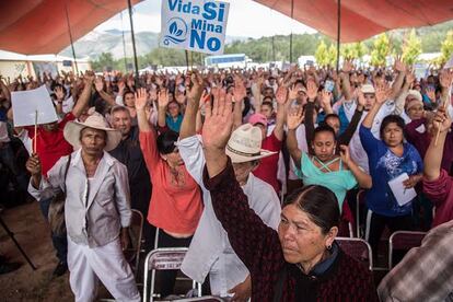 Votación del pueblo maseual en contra de las concesiones mineras.