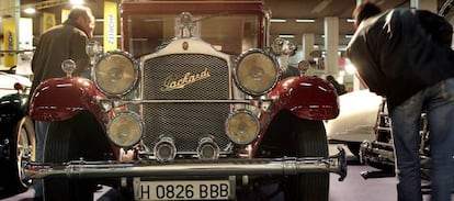 Un Packard de colecci&oacute;n, exhibido en una muestra en Barcelona.