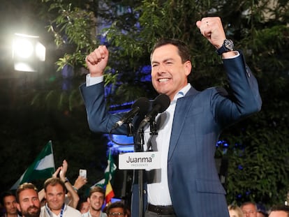 Juan Manuel Moreno Bonilla celebra la victoria del PP en las elecciones de Andalucía, este domingo.