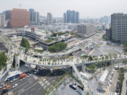 Skygarden reúne 228 espécies de árvores e plantas locais no centro de Seul.