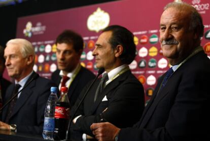 Del Bosque, junto a los técnicos de Italia -Cesare Prandelli-, Croacia -Slaven Bilic- e Irlanda -Giovanni Trapattoni-.