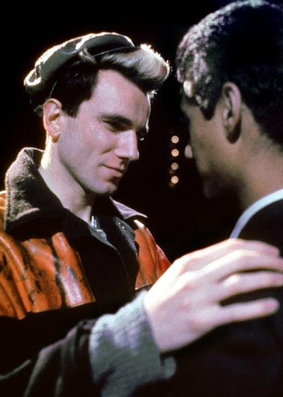 Daniel Day-Lewis y Gordon Warnecke en 'Mi hermosa lavandería' (1985).