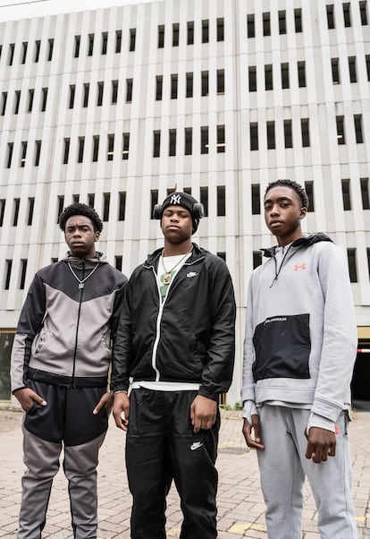 From left to right, Leonicio (13), Jeninhio (16) and Elaijah (15), three boys from a vulnerable neighborhood in the city where the Adamas organization works.