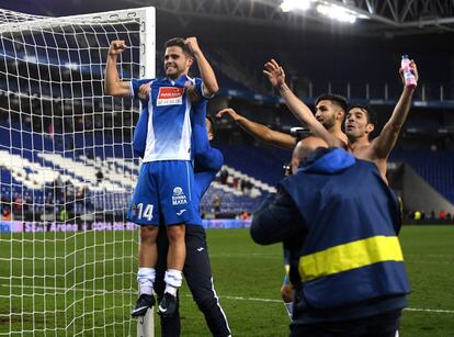 Melendo celebra el triunfo del Espanyol ante el Barça.